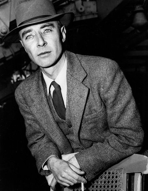 Oppie Quantum Mechanics Physics, J Robert Oppenheimer, Radium Girls, Robert Oppenheimer, Philosophy Of Science, Richard Feynman, Manhattan Project, Physics And Mathematics, Dr J