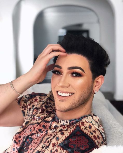 Manny MUA 🌙 Manny Mua Makeup, Men Makeup, Glitter Beards, Manny Mua, Eyebrow Shapes, Guys Eyebrows, Theatrical Makeup, Male Makeup, Eyebrow Shaping