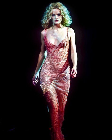 Versace F/W 1999 In honor of the real-life Medusa’s birthday, we dive into her splashily oceanic collection that closed the 20th… | Instagram Gianni Versace Dress, Carolyn Murphy, 90s Runway Fashion, Runway Fashion Couture, Vintage Runway, Versace Couture, Versace Dress, Gisele Bündchen, Runway Dresses