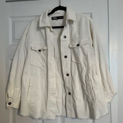 Womens white corduroy Zara shacket. Zara Shacket, Zara Jackets, Zara, Size Medium, Blazer, Closet, White