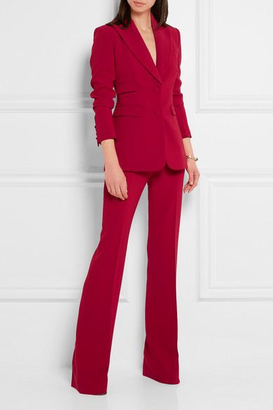 The leggy model, who is hosting the Canadian awards show, made sure all eyes were on her in a bold red trouser suit on Sunday night. Red Trousers, Trouser Suit, Look Retro, Woman Suit Fashion, Pantsuits For Women, Red Suit, Business Outfit, Flared Pants, Sunday Night