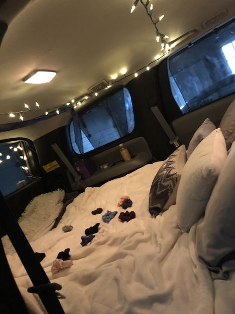 Sleepover In Car Aesthetic, Car Boot Sleepover, Car Trunk Sleepover, Trunk Sleepover Ideas, Car Sleepover Aesthetic, Porch Sleepover, Van Sleepover, Car Forts, Sleepover In Car