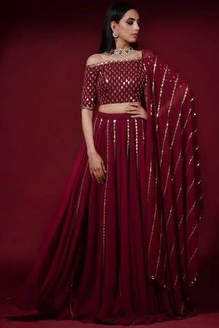 Mehndi Function, Fancy Lehenga, Lehenga Choli Designs, Sangeet Outfit, Georgette Lehenga, Indian Outfits Lehenga, Wedding Lehenga Designs, Lehnga Dress, Wedding Mehndi