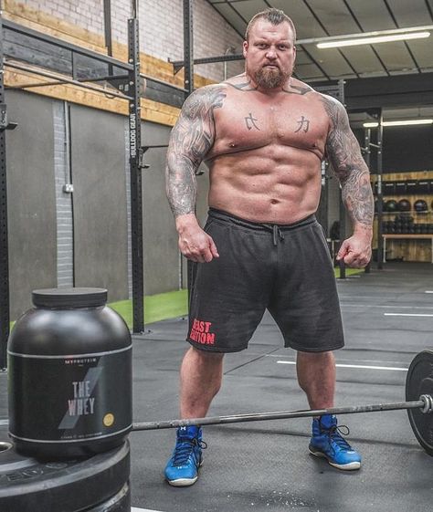 Eddie Hall, Martial Arts Photography, Best Bodybuilder, Human Anatomy For Artists, World's Strongest Man, Buff Guys, Strength Motivation, Chubby Men, Beefy Men