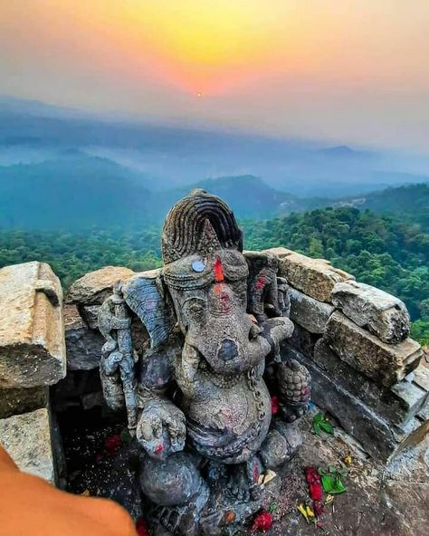 About 1000 years old Mysterious Ganesha shrine located atop a hill in the middle of a dense forest, on a dholkal mountain in Dantewada district of Chhattisgarh. It had remained hidden for centuries until it was rediscovered by an archaeologist in 2012. Ganesh Temple, Ganesh Ji Images, Indian Temple Architecture, Dense Forest, App Background, Ganesh Photo, Emoji Photo, Temple Architecture, 1000 Years