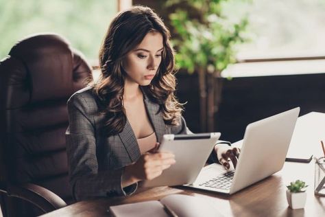 Lawyer Vibes, Lawyer Job, Woman Lawyer, Lawyer Aesthetic, Lawless Lawyer, Female Lawyer, Stylish Office Wear, Women Lawyer, Business Dress Women