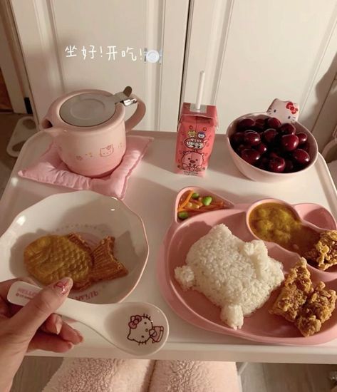 Kawaii Korean Food, 2000s Girly Aesthetic, Food Hello Kitty, Kawaii Lunch, Girly Pics, Food Kawaii, Aesthetic 2000s, Kawaii Cooking, Aesthetic Girly