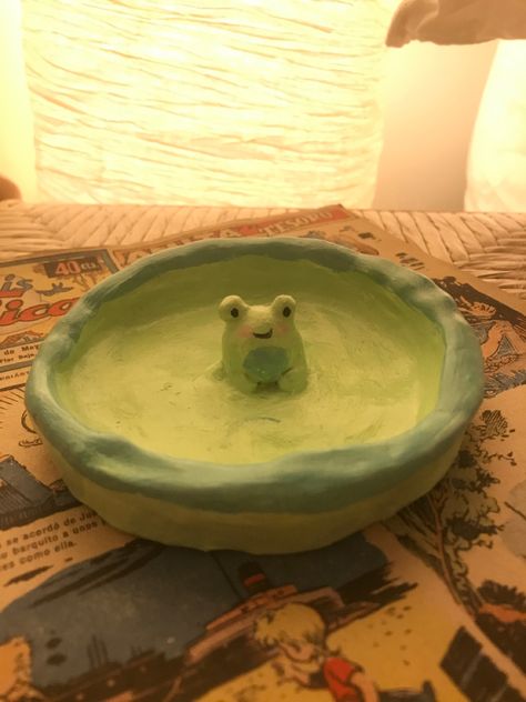 Frog Clay, Clay Jewellery Holder, Clay Plates, Jewellery Holder, Tanah Liat, Clay Diy Projects, Green Ring, Clay Crafts Air Dry, Clay Bowl