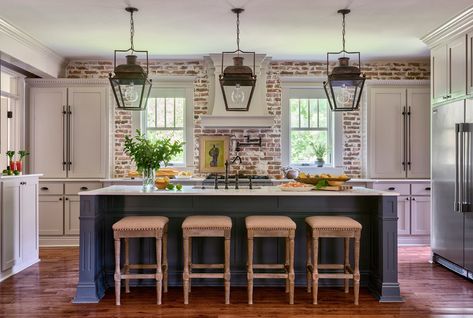 Creole Cottage Kitchen, New Orleans Aesthetic Kitchen, Creole Interior Design, Room Ideas Beachy, New Orleans Interior Design, Creole Kitchen, Summer Room Ideas, New Orleans Style Homes, Aesthetic Work Desk