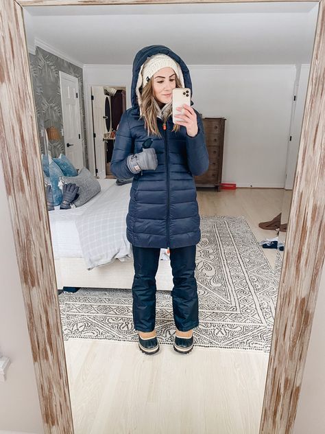 Womens Snow Outfits, Sledding Outfit, Snow Jackets Women, Snow Outfits For Women, Layer Clothes, Winter Outfits Snow, Lauren Mcbride, Winter Outfits Warm, Snow Trip