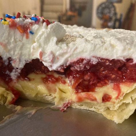 raspberry cream pie recipe - Cookie Madness Raspberry Cream Pie With Meringue Crust, Sour Cream And Raspberry Pie, Raspberry Cream Pie Recipe, Raspberry Cream Pie, Raspberry Cream Pies, Foolproof Recipes, Raspberry Pie, Cream Pies, Baked Pie Crust