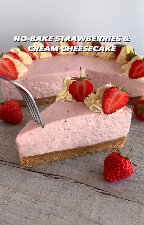 The Great USA Food 🇺🇸🇺🇸 on Instagram: “No bake strawberries & cream cheesecake🍓❤️😍😋🤤 Credit: Unknown. #follow for more. #food #foodporn #foodie #instafood #foodphotography…”