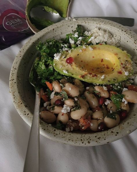 Vegan Bowl Aesthetic, Nourish Bowl Aesthetic, Beans Aesthetic, Aesthetic Bowls, Bean Bowl, Breakfast Beans, Nourish Bowls, White Bean Recipes, Nourish Bowl