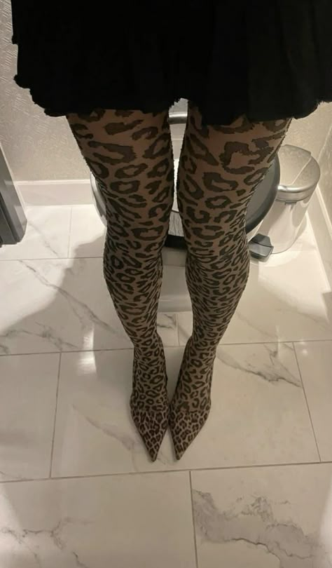 Leopard Woman, Cheetah Print Outfits, Leopard Tights, Funky Tights, Leopard Print Outfits, Top Clothing Brands, Cute Tights, I'm With The Band, Top Clothing