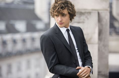 Josh Whitehouse Poldark, Joshua Whitehouse, Burberry Campaign, Josh Whitehouse, Mr Burberry, Nikolai Lantsov, Gq Awards, Fragrance Campaign, Campaign Shoot