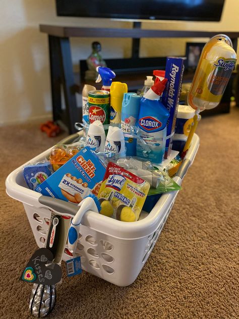 Cleaning Raffle Basket Ideas, Household Basket Ideas, Household Essentials Gift Basket, Women Raffle Basket Ideas, House Warming Gift Basket Ideas For Men, Cleaning Basket Gift Ideas, Household Gift Basket Ideas, Fundraising Raffle Ideas, Jack And Jill Basket Ideas Raffle Prizes