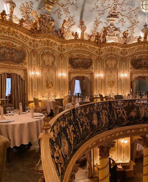 There is a restaurant in Moscow that will amaze you with its luxury and carry you to the era of early baroque, classicism and renaissance. Interior details of Turandot Palace. Decorating Themes, Hotel Restaurant, Fantasy Landscape, Interior Details, Architecture Design, Dream House, Floor Plans, Restaurant, Hotel