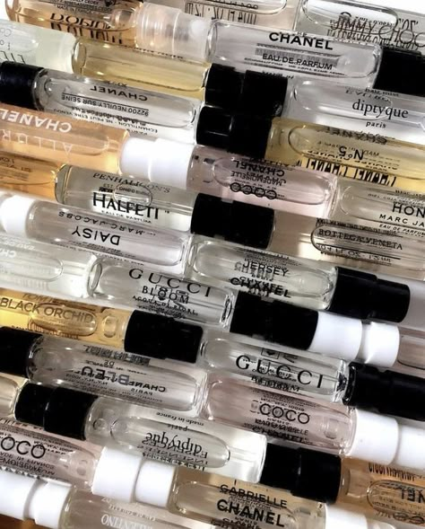 Perfume Samples Aesthetic, Diptyque Perfume Aesthetic, Expensive Perfume Aesthetic, Gucci Perfume Aesthetic, Diptyque Aesthetic, Perfume Samples Packaging, Perfume Travel Size, Diptyque Perfume, Perfume Tester