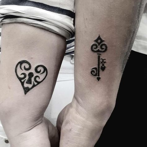 Unusual Aesthetic, Haunted Wedding, Lock Tattoo, Minimal Tattoo Designs, Vegas Tattoo, Rainbow Tattoos, Key Tattoo, Meaningful Tattoo Quotes, Strange And Unusual