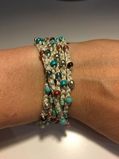 Crochet And Beads Jewelry, Crochet Bead Bracelet, Beaded Crochet Bracelets, Crochet Beaded Jewelry, Crochet Bracelet Tutorial, Crochet Wrap Bracelet, Bracelets With Beads, Crochet Bracelet Pattern, Crochet Bracelets