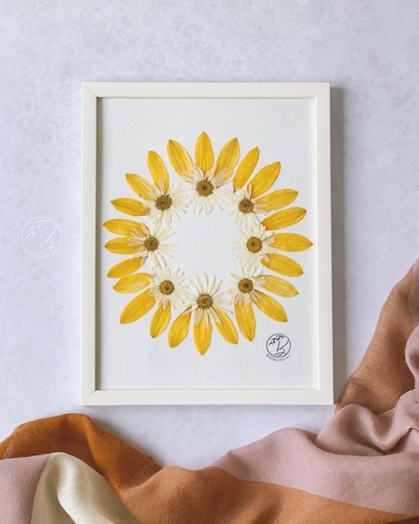 Pressed Sunflower, Pressed Flowers Frame, Yellow Petals, Pressed Flower Crafts, Flower Bouquet Diy, Flower Rangoli, Dry Flowers, Pressed Flower Art, Diy Bouquet