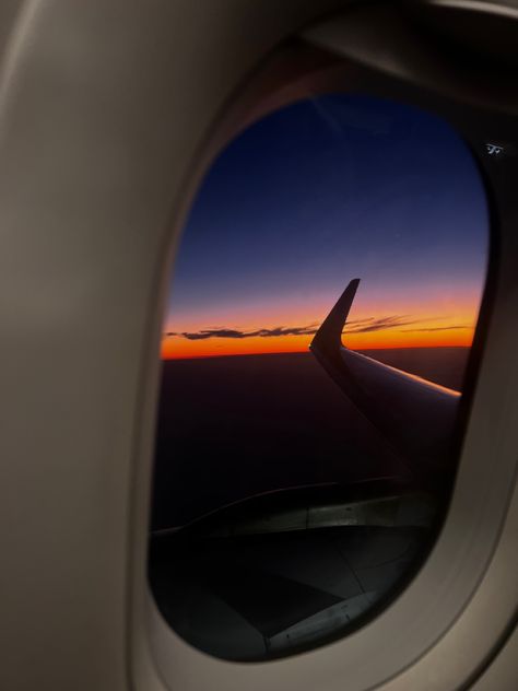 Sunset In Airplane, Airplane Sunset Aesthetic, Sunset Airplane, Airplane Sunset, Travel Airplane, Airplane Wallpaper, Airport Aesthetic, Vision Board Images, Sunset Travel