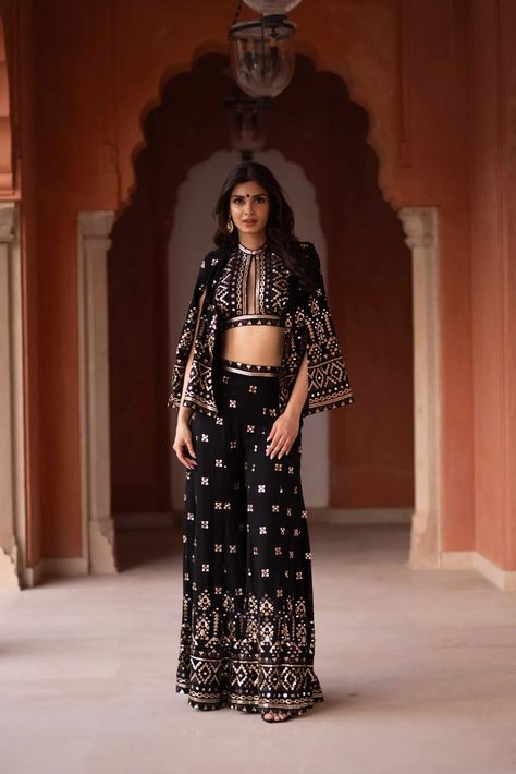 Black Indowestern For Women, Black Indo Western Dress, Jaipur Fashion, Indian Outfits Modern, Indo Western Outfits, Black Tie Attire, Trendy Outfits Indian, Traditional Indian Dress, Traditional Indian Outfits