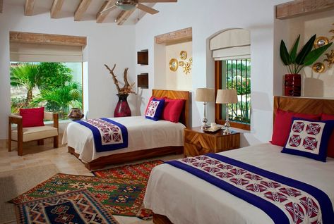 Modern Mexican Bedroom, Mexican Houses Interior, Mexican Style Bedroom, Mexican Bedroom Decor, Colorful Modern Bedroom, Mexican Bedroom Ideas, Mexican Room, Mexican Home Design, Interior Design Home Office