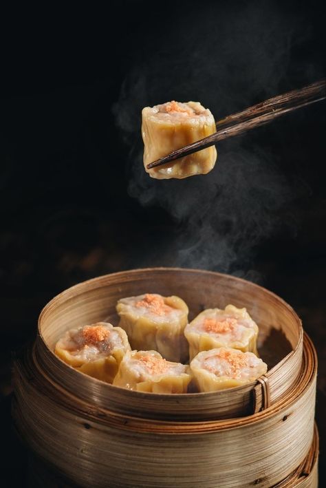 Siomay Photography, Iphone Food Photography, Asian Food Photography, Rustic Food Photography, Healthy Food Photography, Food Photography Dessert, Photography Food Styling, Bamboo Steamer, Food Photography Background