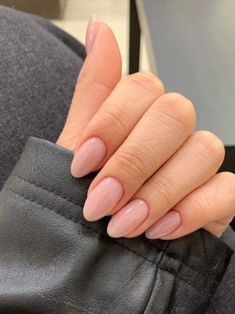 Almond Shape Nail Ideas, Nail Almond Shape, Short Almond Shaped Nails, Sophisticated Nails, Bridesmaids Nails, Short Almond Nails, Milky Nails, Nude Nail Designs, Delicate Feminine