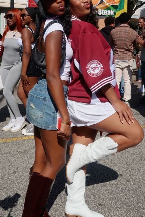 Hbcu Founders Day Outfit, Darty Szn Outfits College Hbcu, Spelman College Aesthetic, College Black Women, Hbcu Aesthetic, Manifesting Friends, College Football Outfits, Gameday Fits, College Gameday Outfits