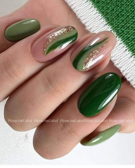 Nail Atum, Green Polish Nail Design, Ombre Green Nails, Green Autumn Nails, Nailart Green, Green Gel Nails, Nails Practice, Vacay Nails, Teal Nails