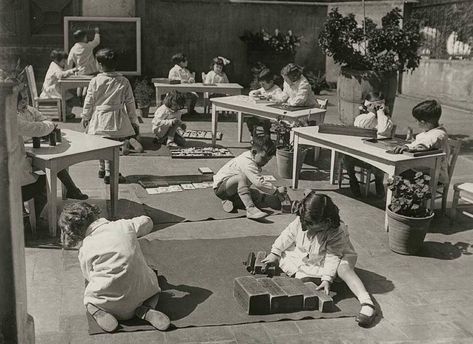 Do you enjoy learning about history? Check out this article to learn a brief history of kids furniture! Montessori Classroom Layout, Kindergarten Montessori, Montessori Quotes, Montessori Kindergarten, Montessori Environment, Preschool Programs, Classroom Layout, Montessori Preschool, Montessori Education