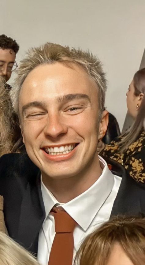 Drew Starkey Smiling, Drew Starkey In A Suit, Funny Drew Starkey, Drew Starkey 2022, Dating Drew Starkey Aesthetic, Cute Drew Starkey Pics, Andrew Starkey, Lana Del Rey Songs, Rafe Cameron