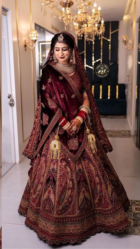 Bride Langha Design, Lehnga For Marriage, Bride Lengha Bridal Collection, Bride Lehnga Designs Latest Red, Bridal Lehanga 2024, Bridal Lehnga 2024, Lahnga Design Ideas Wedding, Lahga Design Latest, Bridal Lehnga Dress Indian Weddings