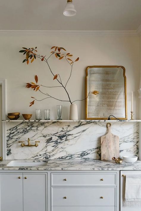 Gorgeous Trend Alert: Arabescato Marble - Kaitlin Madden Home Blogger Kitchen Display, Marble Counter, Kitchen Utilities, Kitchen Shop, Kitchen Marble, Kitchen Farmhouse, Counter Tops, Kitchen Inspo, Counter Top