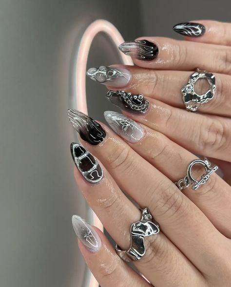 China Nails Design, Nails Xoxo, Freestyle Nails, China Nails, Acrylic Ideas, 2024 Nails, Formal Nails, Gothic Nails, Aesthetic Nails