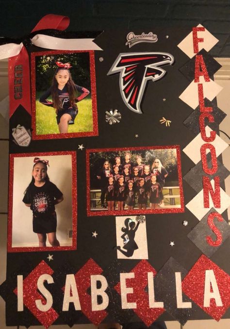 Cheerleader Signs For Competition, Cheer Spirit Poster Boards, Senior Posters Cheerleading, Cheer Posters Ideas Signs Homecoming, Cheerleader Poster Board Ideas, Dance Boards Ideas, Cheerleader Poster Ideas Diy, Cheer Captain Binder, Poster Ideas For Cheerleaders