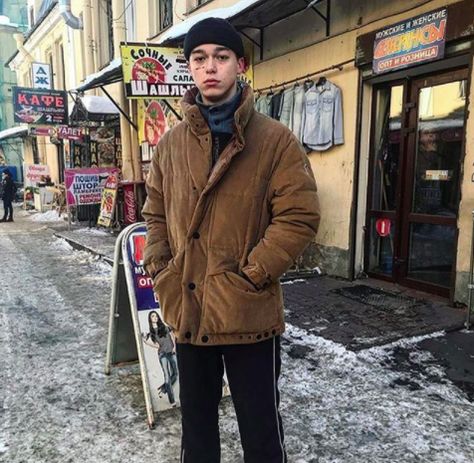 https://www.instagram.com/streetwear/ Russian Aesthetic Fashion, Hypebeast Fashion Men, Highsnobiety Fashion, Russian Clothing, Hypebeast Fashion, Aesthetic Outfits Men, Russian Men, Men With Street Style, Urban Aesthetic