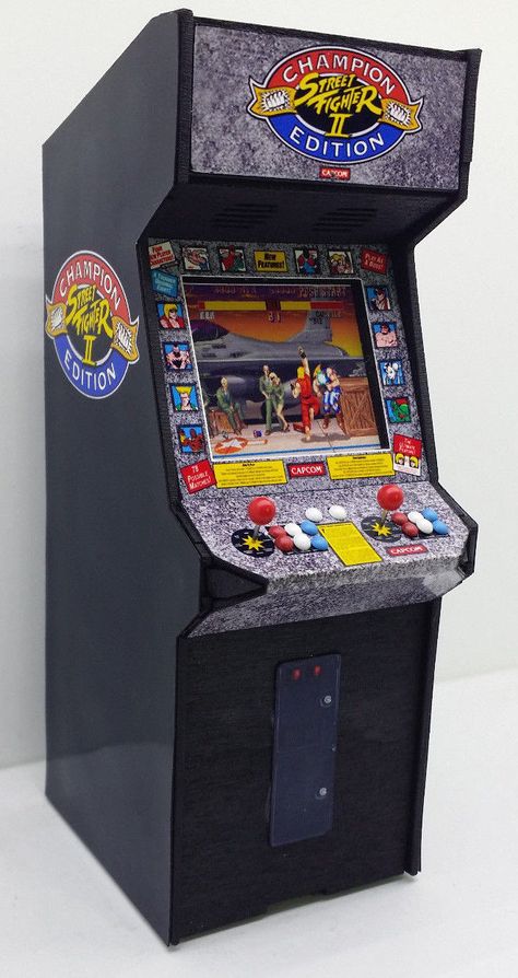 Old Arcade, Street Fighter Arcade, Street Fighter Game, Retro Arcade Machine, Arcade Game Room, Street Fighter Ii, Pinball Machines, Office Games, Game Machine