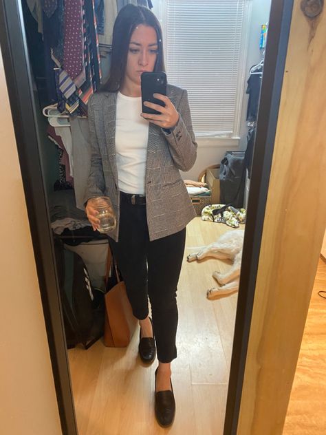 High School Counselor Outfits, Guidance Counselor Outfits, Counselor Attire, School Counselor Outfits, Counselor Outfits, School Guidance Counselor, Internship Outfit, High School Counselor, Work Fits