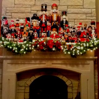 Nutcracker collection/My Mom has  a nutcracker collection/ will have to try this decoration for Christmas Nutcracker Display, Christmas Fireplaces, Nutcrackers Display, Christmas Mantles, Nutcracker Collection, Nut Crackers, Santa Collection, Nutcracker Decor, Nutcracker Christmas Decorations