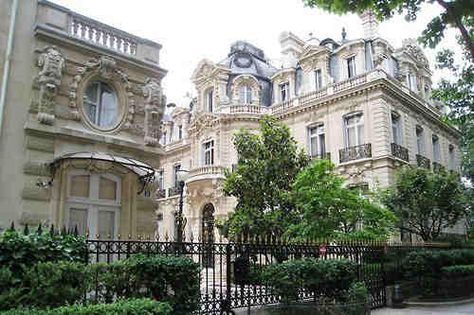 . Parisian Apartment Exterior, Parisian Exterior, Elegant Castle, Castle Exterior, Parisian Architecture, Apartment Exterior, Paris Architecture, French Castles, French Architecture