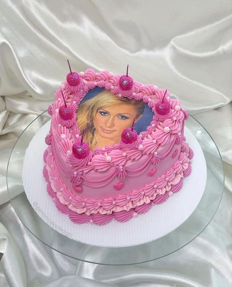 Small heart shaped cake with Paris Hilton’s mugshot Paris Hilton Birthday Cake, Y2k Cake Ideas, Vintage Heart Cake Aesthetic, Let Them Eat Cake Aesthetic, Y2k Cakes, Paris Hilton Mugshot, Y2k Cake, 80s Cake, 22 Bday