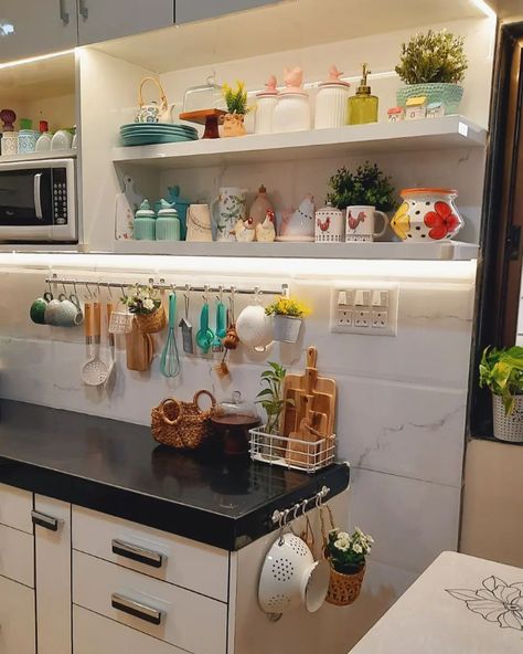 Indian Kitchen Aesthetic, Aesthetic Kitchen Organization, Kitchen Decor Ideas Indian, Small Indian Kitchen Ideas, Simple Small Kitchen Ideas Indian, Indian Kitchen Organization Ideas, Small Kitchen Decor Indian, Indian Kitchen Decor Ideas, Indian Kitchen Ideas