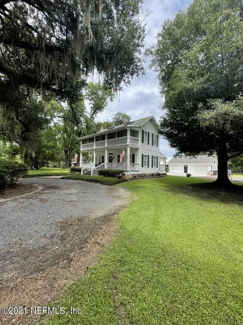 c.1914 Florida Farmhouse For Sale W/In-Law Suite/Barn/Outbuildings And Pool on 7.5 Lovely Acres Jacksonville, FL $660,000 - Country Life Dreams Florida Farmhouse, Renovated Farmhouse, Folk Victorian, Decorating A Home, Outdoor Garden Ideas, Life Dreams, Farmhouse Remodel, Timeless Home, House Property