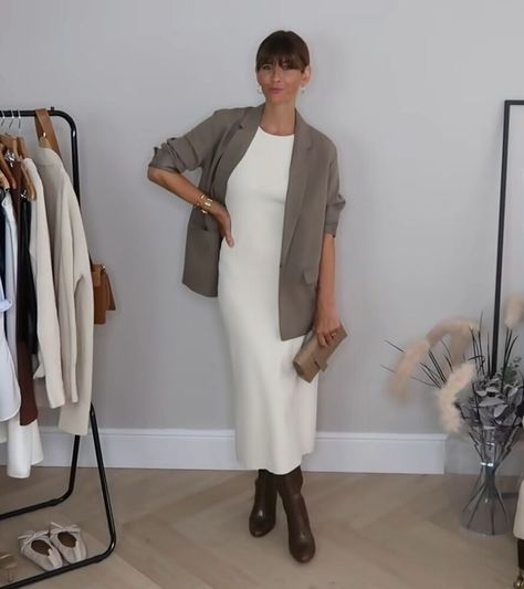 Style Long Bodycon Dress, Grey Bodycon Dress Outfit Casual, Cream Long Dress Outfit, Bodycon Shirt Outfit, Tan Bodycon Dress Outfits, Cream Bodycon Dress Outfit, Cream Bodycon Dress, Beige Dress Black Boots, Midi Shirt Dress Outfit Winter