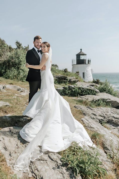 Classic Seaside Wedding in Newport, RI | Mavinhouse | PartySlate Castle Hill Inn Wedding, Castle Hill Lighthouse, Sareh Nouri Bridal, Castle Hill Inn, Jenny Yoo Bridal, Newport Rhode Island Wedding, Lighthouse Wedding, Newport Wedding, Rhode Island Wedding