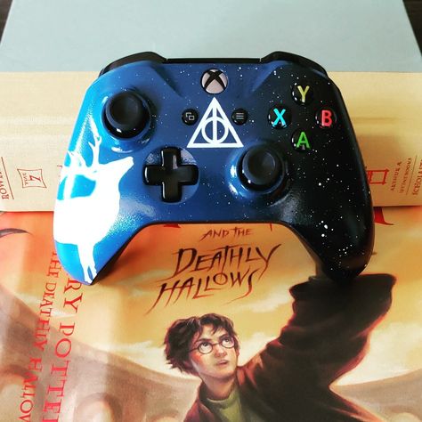 Xbox Controller Painting Ideas, Controller Painting, Custom Xbox One Controller, Custom Harry Potter, Custom Xbox, Crochet Leaf Patterns, Controller Design, Xbox One Controller, Xbox Controller