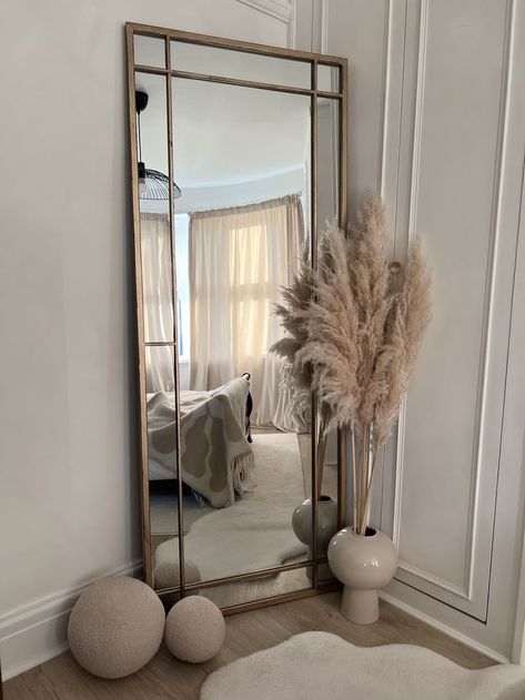 Mirror Decor Ideas, Decor Studio, Living Room Mirrors, Bedroom Mirror, Large Mirror, Decor Home Living Room, Floor Mirror, My New Room, Bedroom Inspo